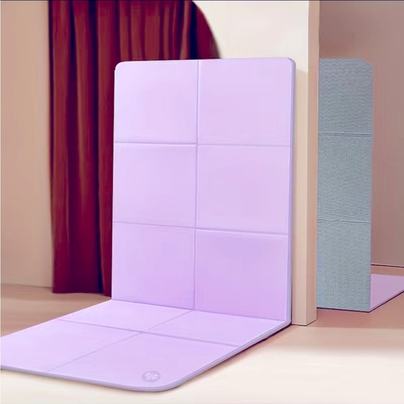 Foldable Yoga Mat Grey NWT - Picture 2 of 3